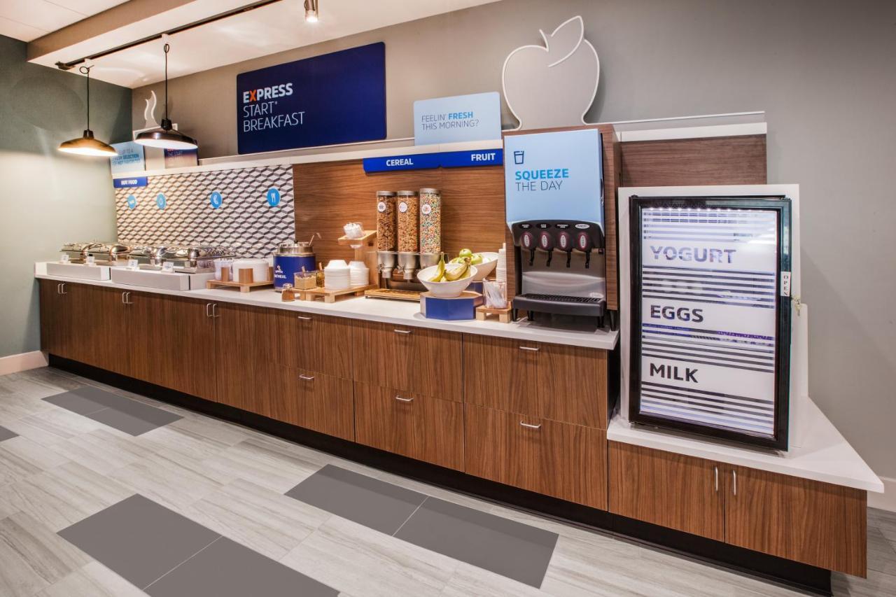 Express & - La Crosse Area, An Ihg 3*