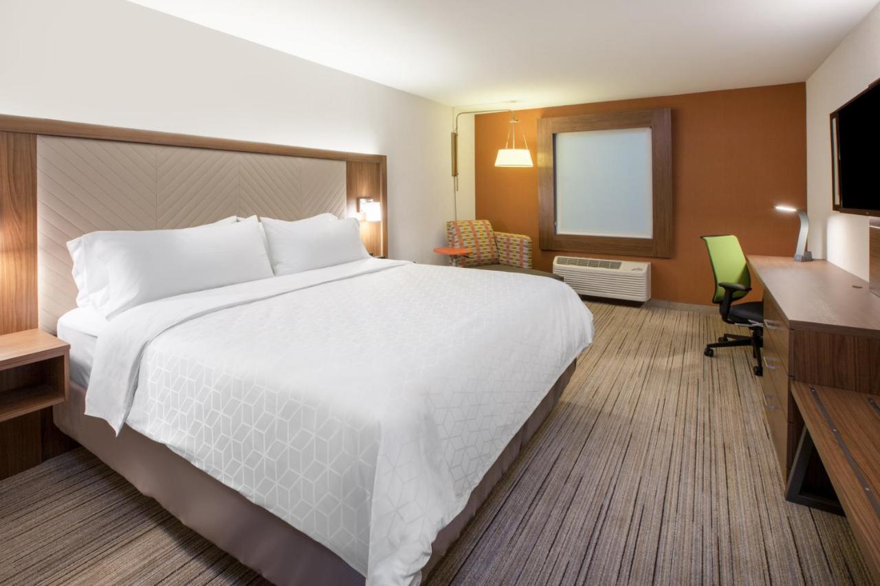 Express & - La Crosse Area, An Ihg Hotel
