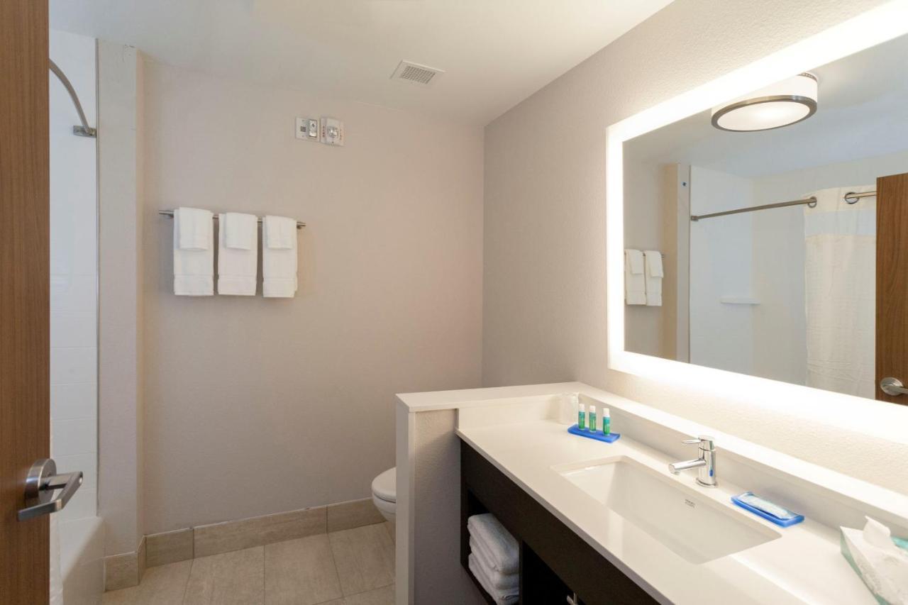 Express & - La Crosse Area, An Ihg 3*