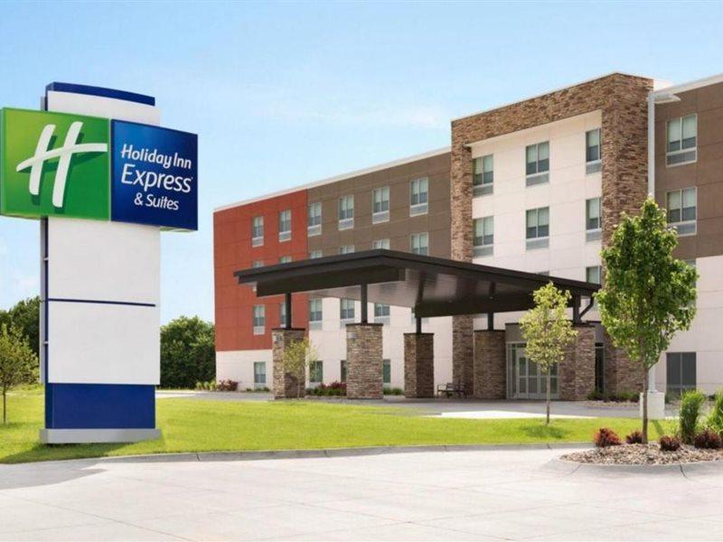 Hotel Express & - La Crosse Area By Ihg 3*