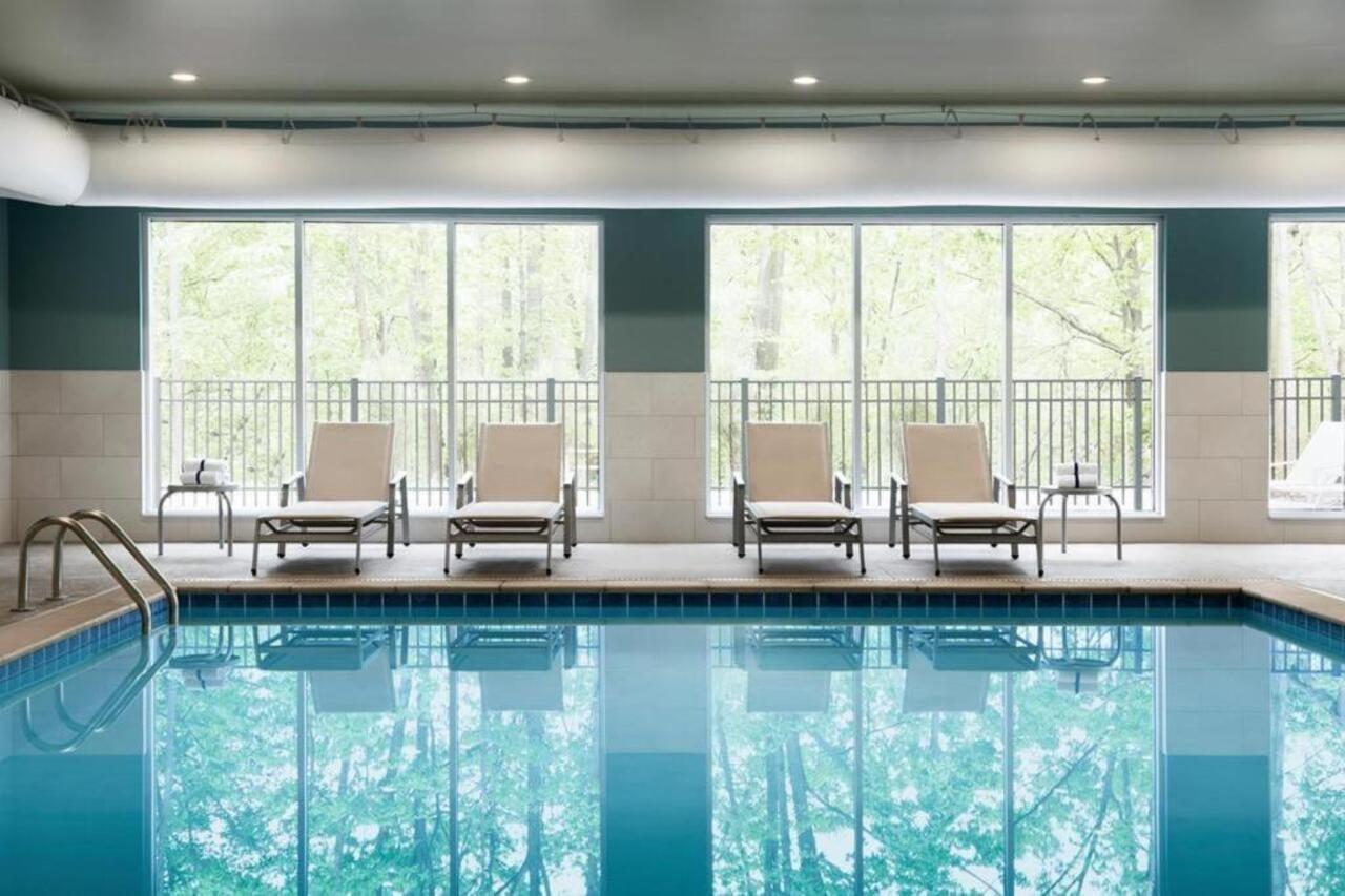 Hotel Express & - La Crosse Area By Ihg 3*