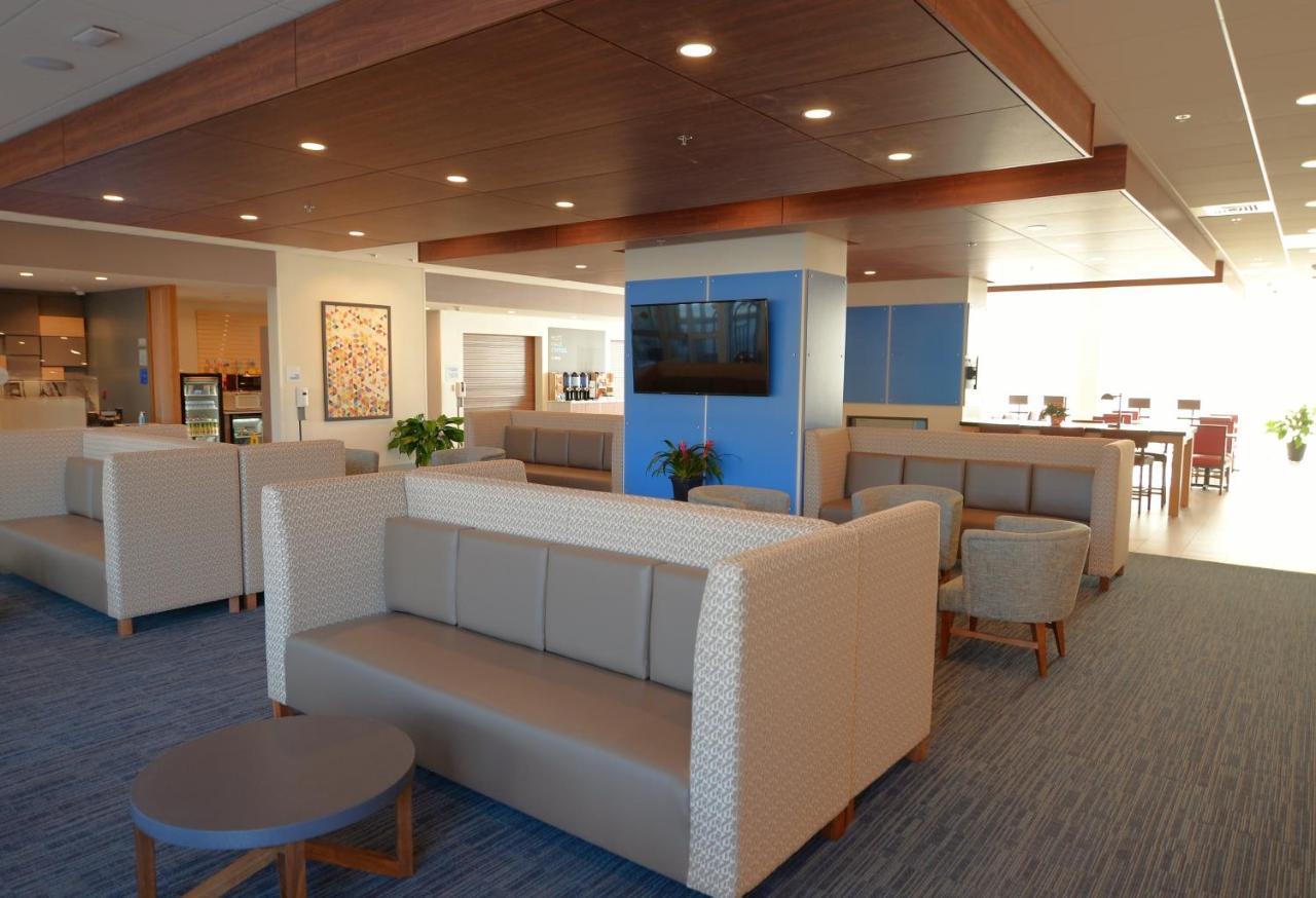 Express & - La Crosse Area, An Ihg 3*